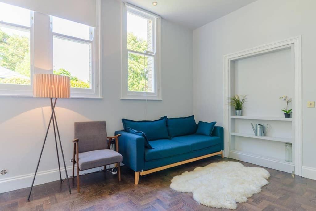 Classroom Flat Suite In A Converted School In Fowey Town Centre Exterior photo