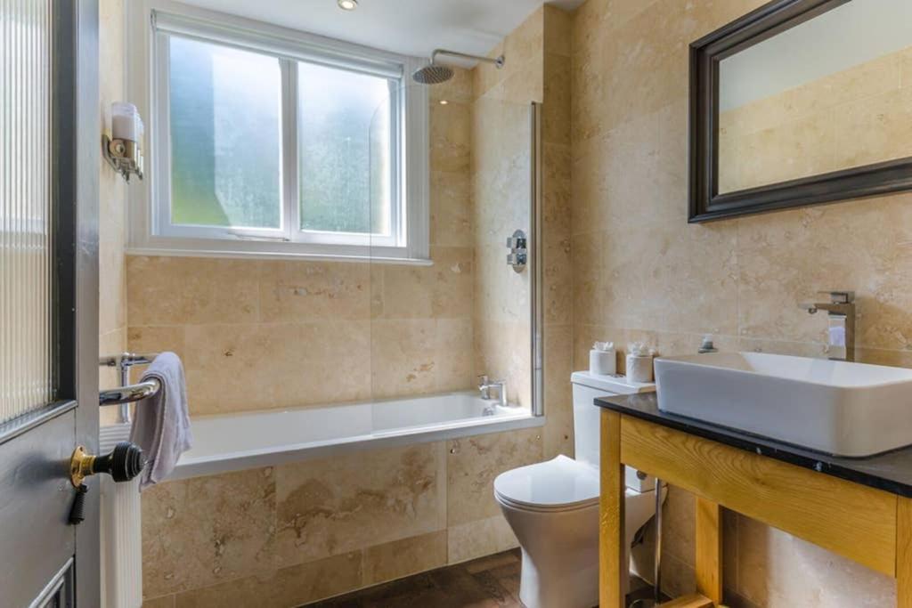 Classroom Flat Suite In A Converted School In Fowey Town Centre Exterior photo