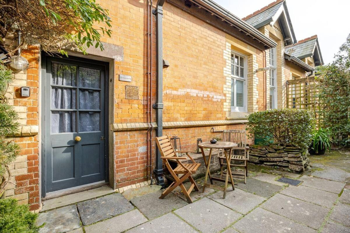 Classroom Flat Suite In A Converted School In Fowey Town Centre Exterior photo