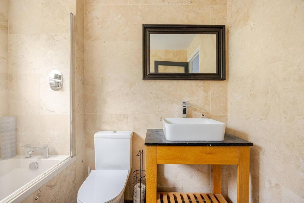 Classroom Flat Suite In A Converted School In Fowey Town Centre Exterior photo