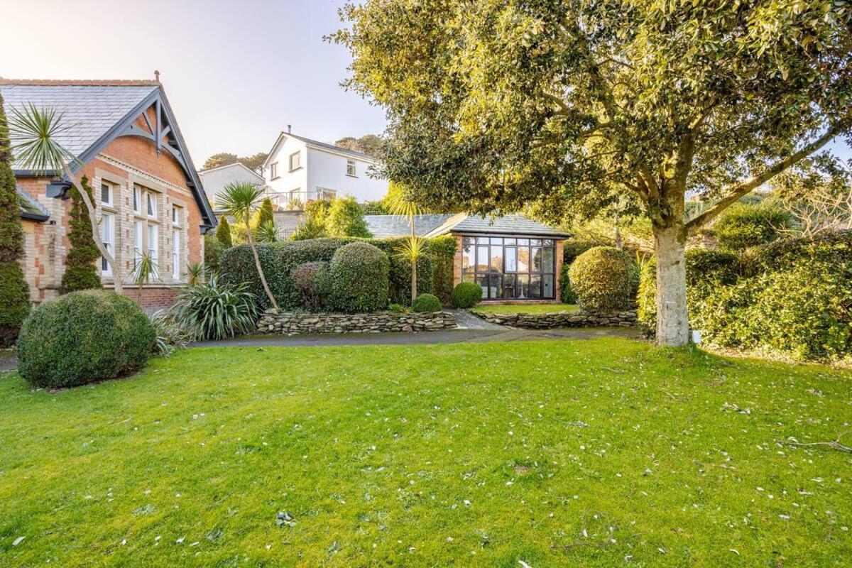 Classroom Flat Suite In A Converted School In Fowey Town Centre Exterior photo